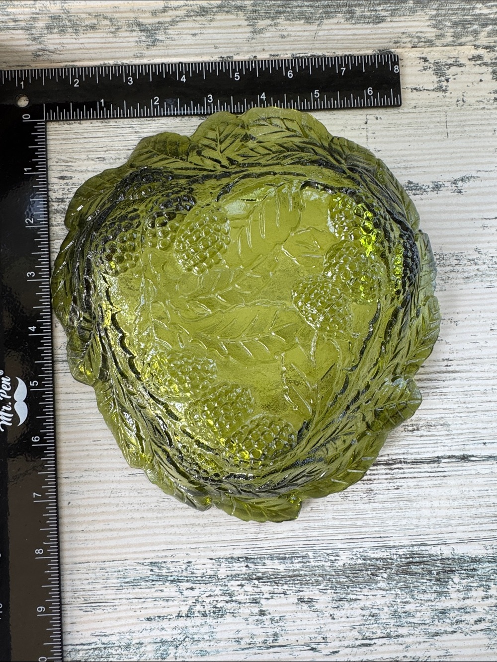 VTG MCM Indiana Glass 7” Triangular Green Loganberry Candy Dish - Picture 3 of 4